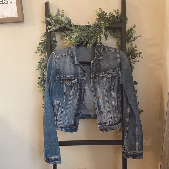 American Eagle Jean Jacket - Picture 7 of 9